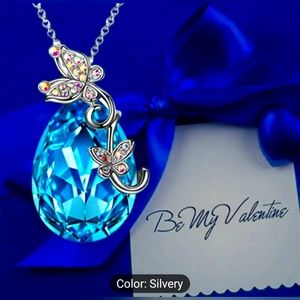 Creative Trendy Elegant Butterfly Rhinestone Pendant Necklace Decorative.